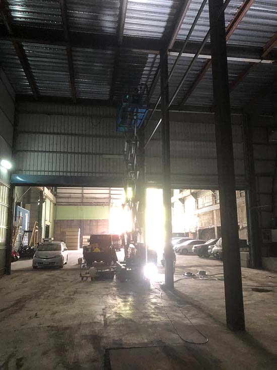 廠房電燈插座安裝